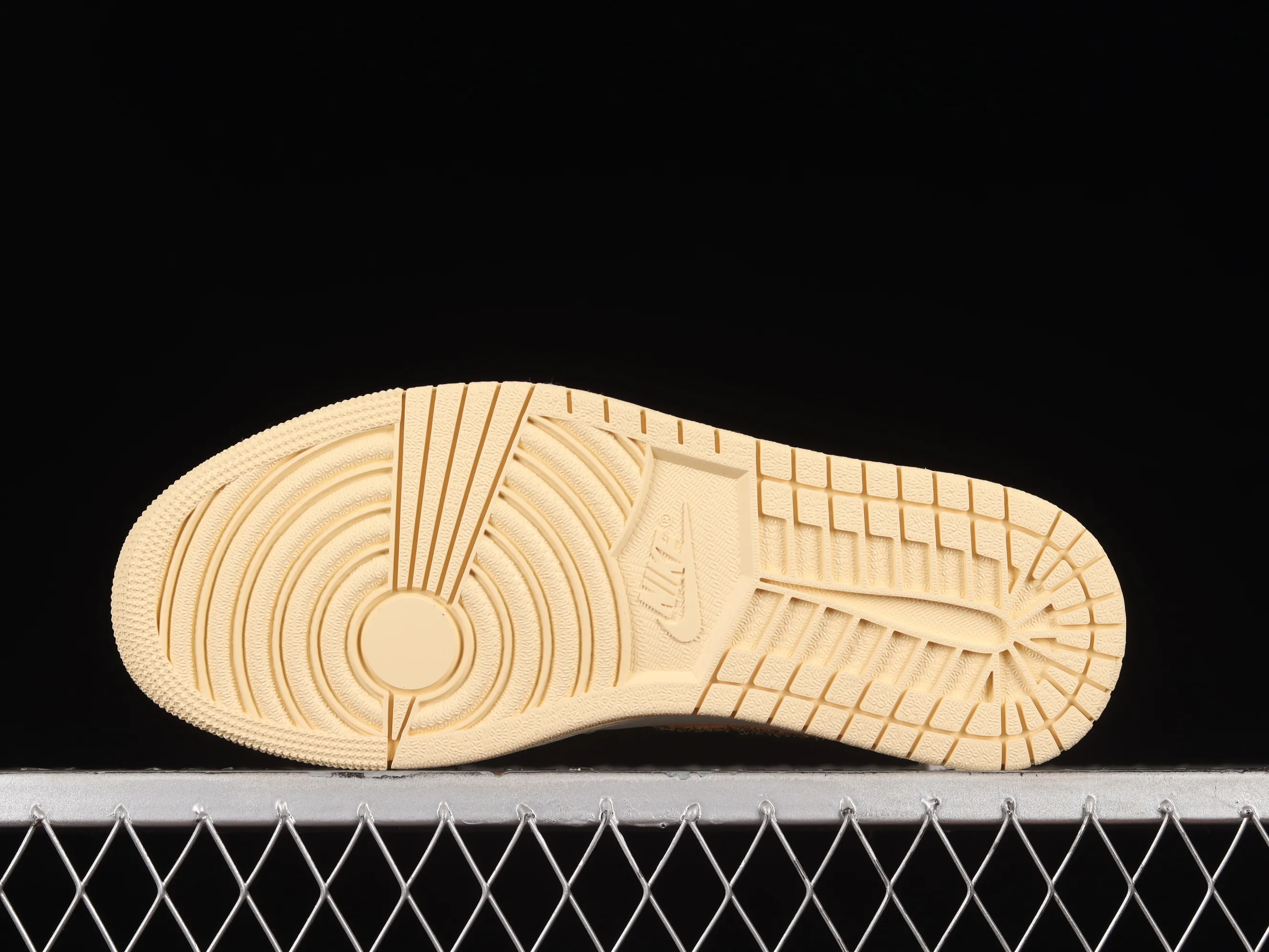All categories Air Jordan Jordan series basketball shoes Air Jordan 1 High Air Jordan 1 High OG "Vibrations of Naija" AJ1 Qiao 1 Xiaoxiangfeng high-top basketball shoes FD8631-100